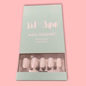 NIB Red Aspen Short Square Nail Dashes in Pearls On Pearl (Holographic)